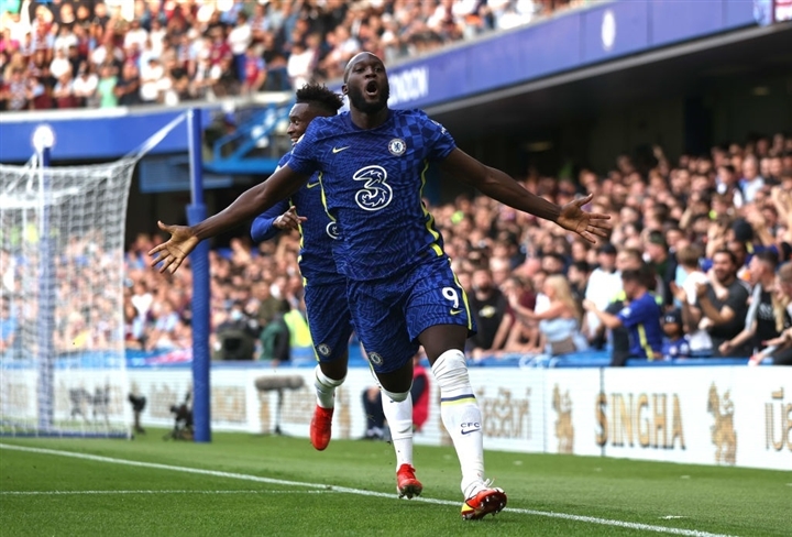 Lukaku rực sáng, Chelsea bay cao ở Ngoại hạng Anh - 2