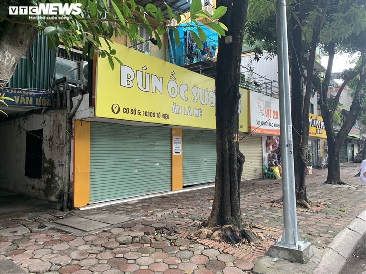 Lý do nhiều cửa hàng ăn tại Hà Nội vẫn đóng cửa dù thuộc diện được bán mang về - 2
