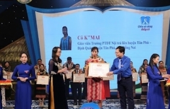 Tuyên dương thầy, cô giáo có nhiều sáng kiến giảng dạy trong bối cảnh dịch bệnh COVID-19