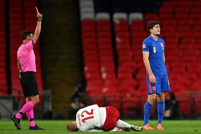 Harry Maguire đang &quot;phá&quot; từ M.U đến tuyển Anh ảnh 1