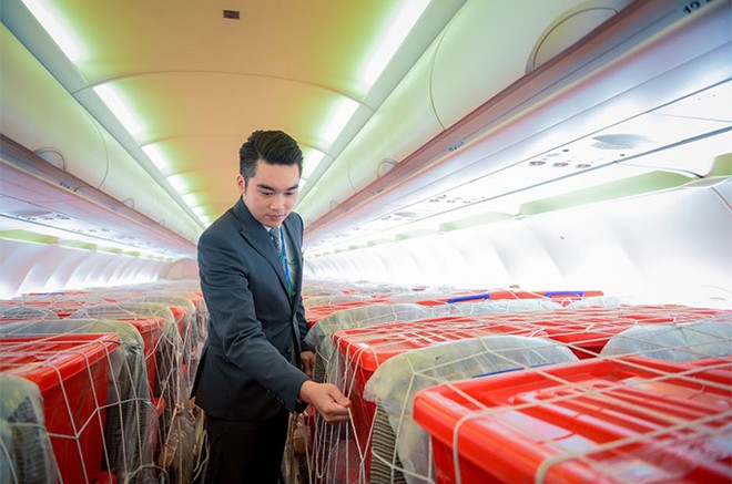 Bamboo Airways cấp tập đưa bác sĩ, hàng hóa y tế vào hỗ trợ đồng bào miền Trung ảnh 2