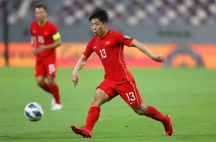 Chuyên gia quốc tế: Trung Quốc nhiều cầu thủ giỏi hơn đội tuyển Việt Nam - 1