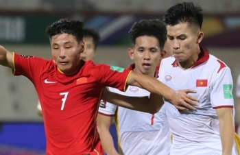 Tuyển Việt Nam chia tay 2 cầu thủ sau trận thua Trung Quốc