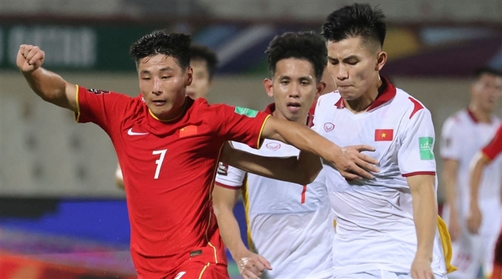 Tuyển Việt Nam chia tay 2 cầu thủ sau trận thua Trung Quốc - 1