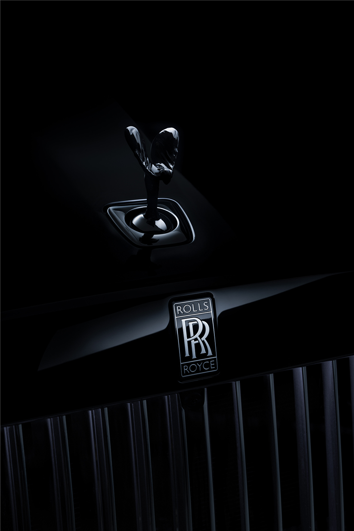 Trình làng siêu xe Rolls-Royce Black Badge Ghost mang sắc đen thuần khiết - 3