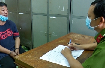 Cuồng ghen, gã đàn ông khóa cửa nhốt vợ và cháu ngoại rồi phóng hỏa