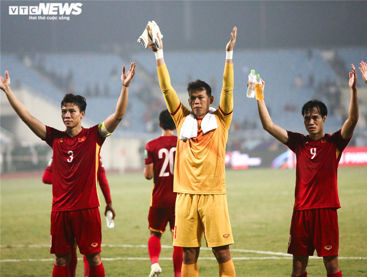 Thua 6 trận liên tiếp, tuyển Việt Nam vẫn nằm trong top 100 FIFA - 1