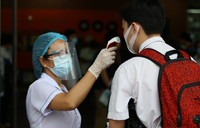 Hơn 27.000 học sinh ngoại thành Hà Nội đi học trực tiếp trở lại