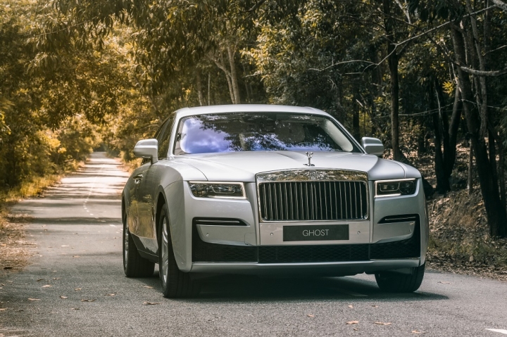 Siêu xe Rolls Royce New Ghost  ẩn hiện trong những khu rừng ở Vũng Tàu - 4