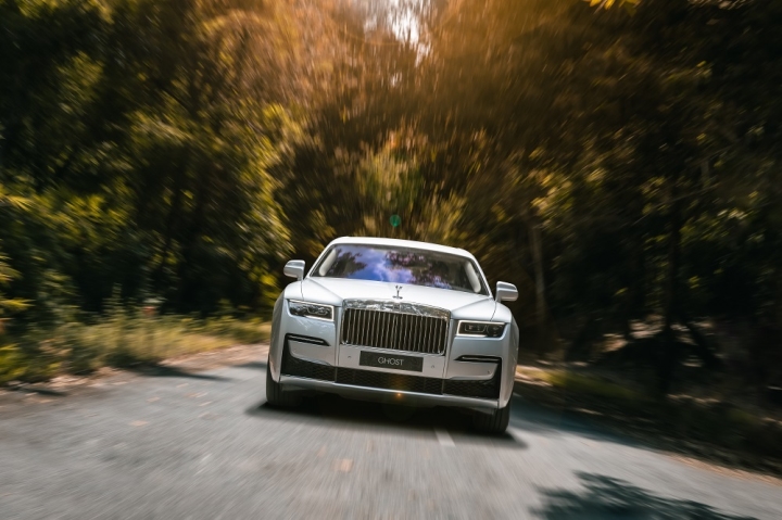 Siêu xe Rolls Royce New Ghost  ẩn hiện trong những khu rừng ở Vũng Tàu - 3