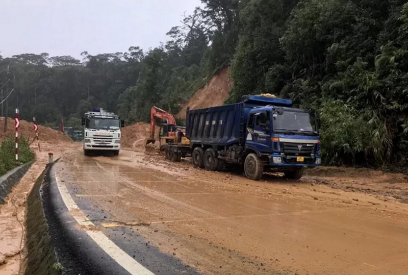 Cảnh báo hiểm họa giao thông qua đèo Khánh Lê trên đường quốc lộ 27C -0