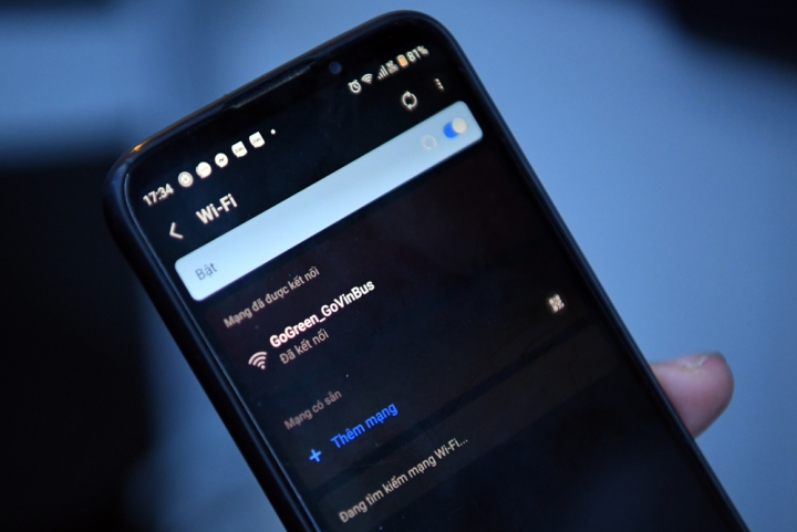 Người dân thủ đô háo hức khám phá xe buýt không khói đầu tiên ở Việt Nam - 6