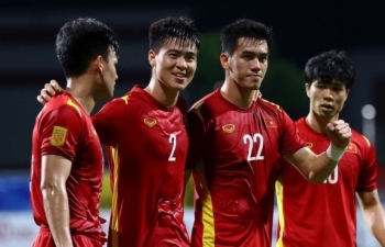 HLV Park Hang Seo: "Vào bán kết, gặp Thái Lan hay đội nào cũng vậy"