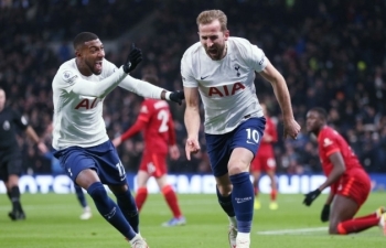 Kết quả Ngoại Hạng Anh: Liverpool hòa Tottenham, Man City nới rộng khoảng cách