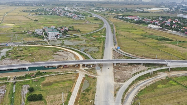 Cuối tháng 12/2021, thông xe cao tốc Bắc - Nam đoạn Cao Bồ - Mai Sơn - Báo Công an Nhân dân điện tử