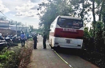 Khởi tố tài xế không đóng cửa xe khiến học sinh rơi xuống đường tử vong