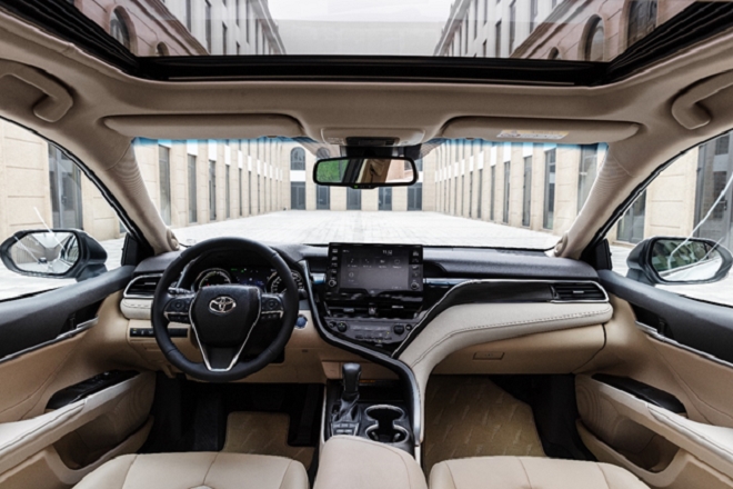 Toyota Camry mới: Xế xịn tầm trung của giới doanh nhân - 3
