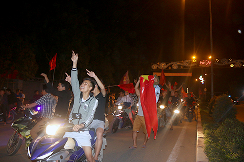 khan dai thu nho o nha trung ve bui tien dung