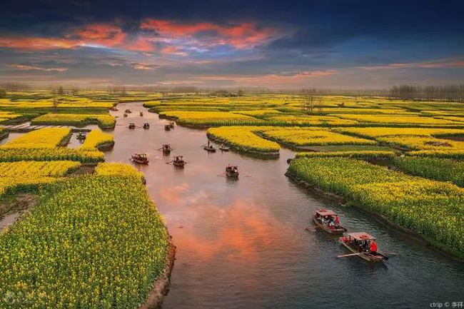 nhung khu pho co nhat dinh phai ghe tham khi toi thuong chau