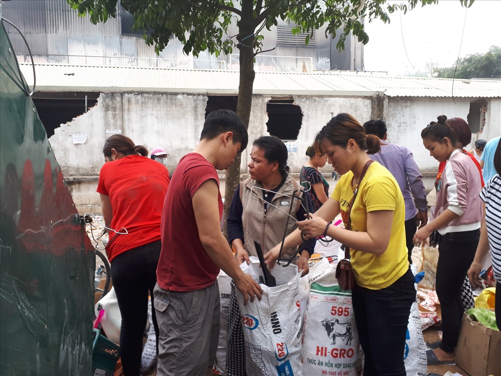 vu chay cho quang ha noi mat het roi mat trang roi