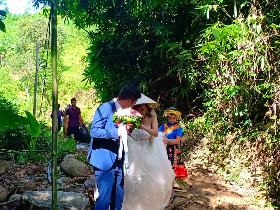 co dau 61 tuoi loi suoi bang rung hanh phuc ve nha chong tre