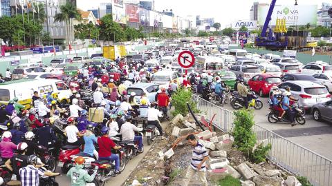 nga giup tphcm lam duong sat do thi tuong lai xa