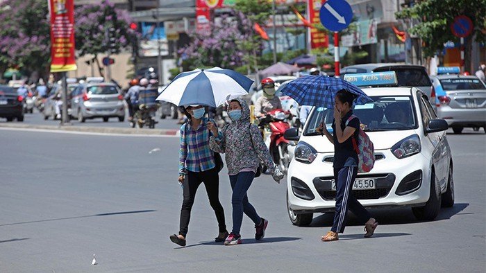 du bao thoi tiet 2210 ha noi nang nong chieu toi mua rao