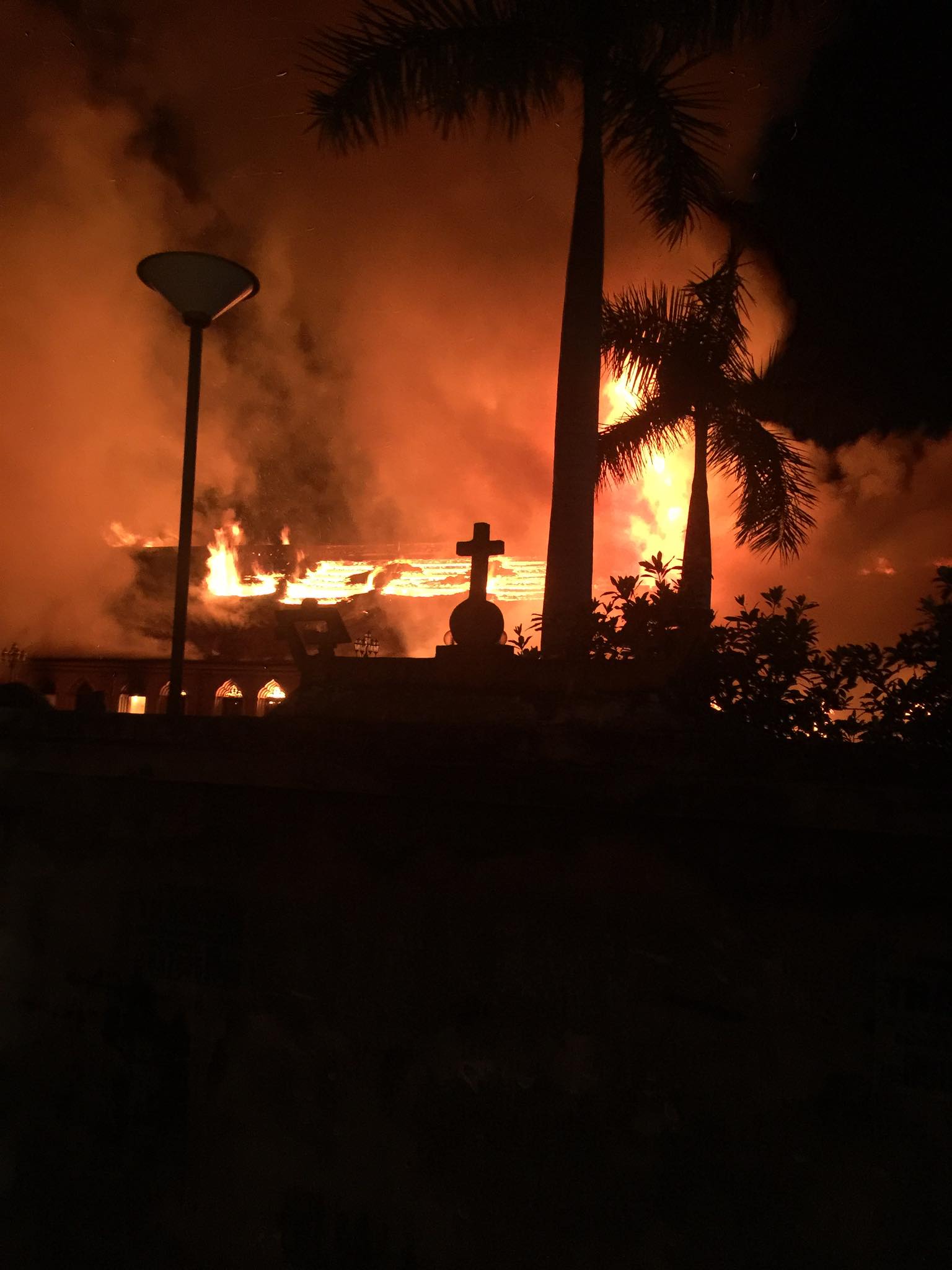 nam dinh ngoi nha tho co 130 tuoi bi chay rui trong dem