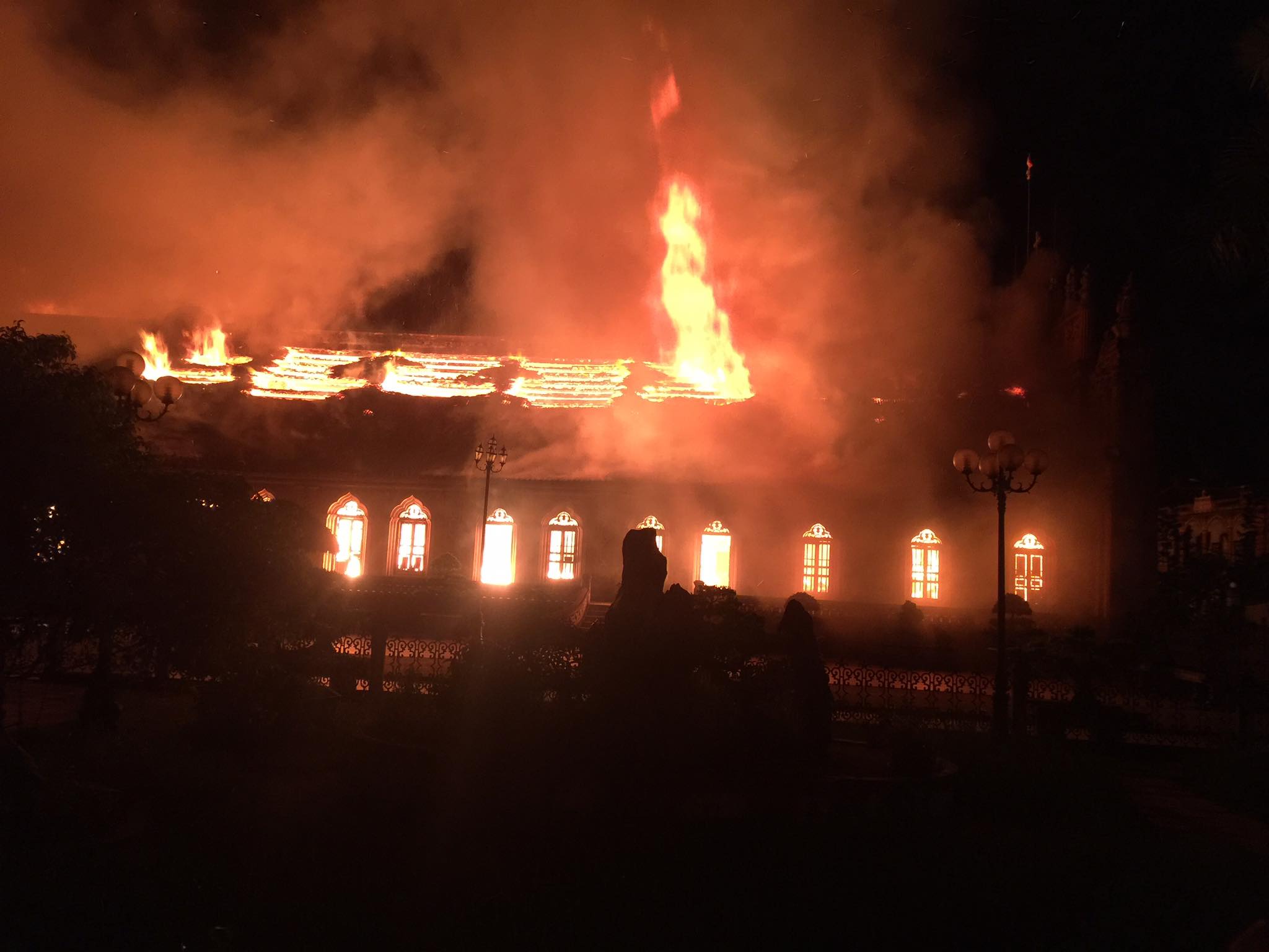 nam dinh ngoi nha tho co 130 tuoi bi chay rui trong dem