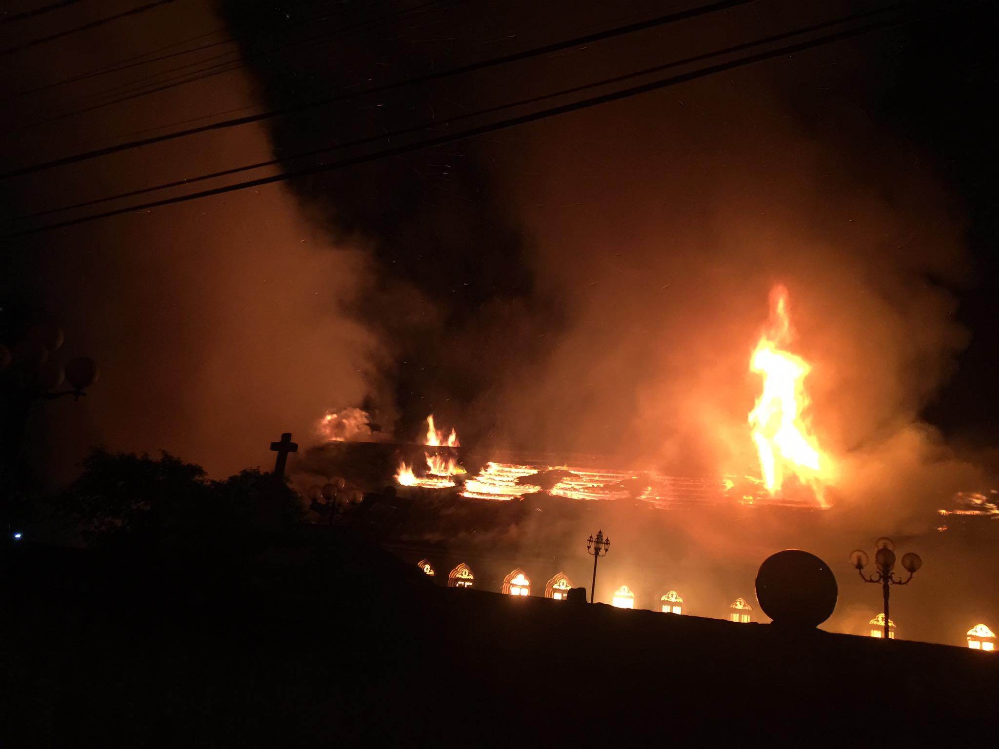 nam dinh ngoi nha tho co 130 tuoi bi chay rui trong dem