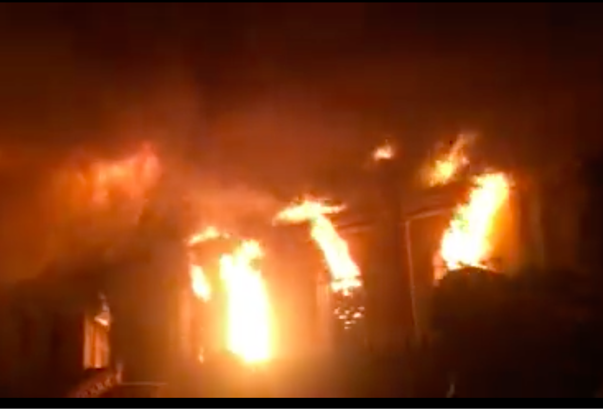 nam dinh ngoi nha tho co 130 tuoi bi chay rui trong dem