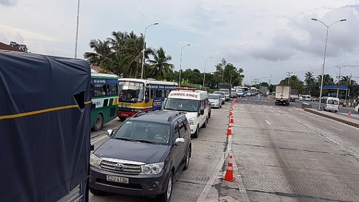 xa tram thu phi cai lay vi tai xe tra tien le