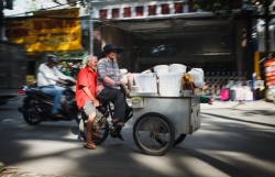 Tình yêu cổ tích giữa Sài Gòn