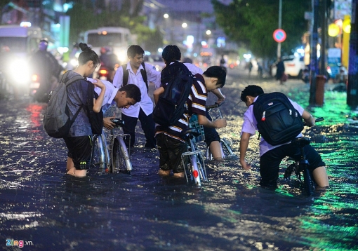 sai gon mua lon cay do nguoi dan loi nuoc khon kho