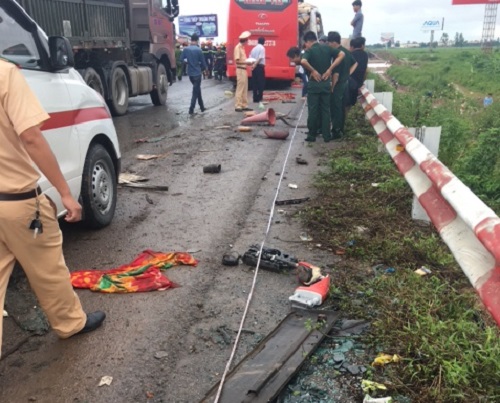 can canh hien truong vu tai nan giao thong nghiem trong tren tuyen phap van cau gie