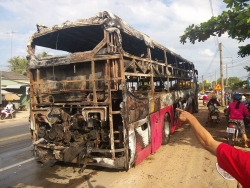 hanh khach la het tren oto giuong nam bien dang mot nguoi chet