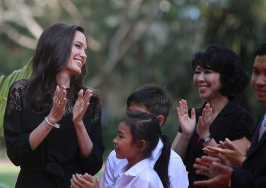 campuchia mang phim cua angelina di tranh oscar