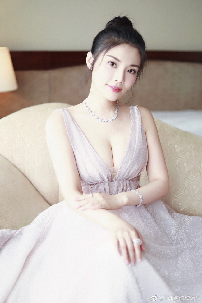 bom sexy trung quoc khien tai tu tinh vo tran chan me dam la ai