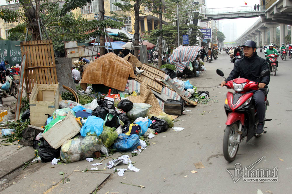 dan phong toa bai rac nam son ha noi rac ngap day duong