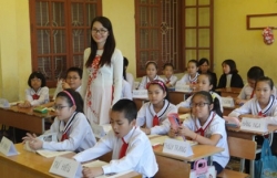 cuu giang vien lua gan 150 nguoi lam chung chi tieng anh gia