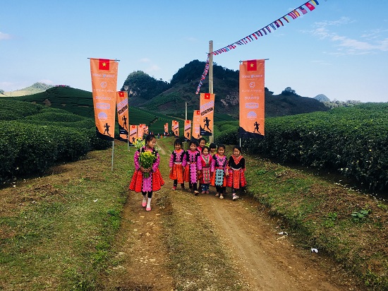 hang nghin nguoi tap nap den cao nguyen theo doi giai marathon 2019