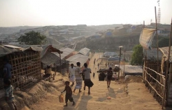 Cuộc sống đầy nguy cơ của người tị nạn Rohingya ở biên giới Bangladesh