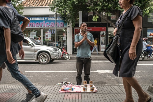 nguoi venezuela tuyet vong ban toc de sinh ton