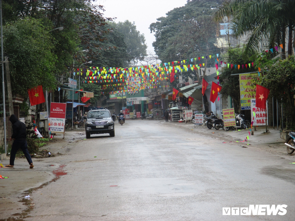 ra gieng dan xu thanh no nuc to chuc an tet lai