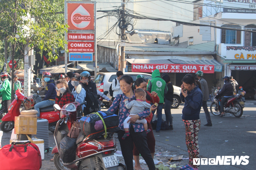 ben xe o tphcm rai rac hanh khach duong pho vang hoe sau ky nghi tet