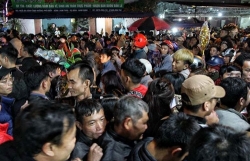 Nhà nghiên cứu văn hóa Trịnh Bách: Nhiều người đổ xô đi lễ bởi mê tín, hiểu sai