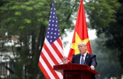 trump nha lanh dao khong theo khuon phep va muon lam nen lich su