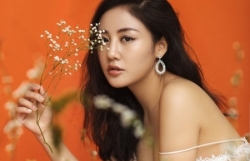 huong giang idol cuc sexy lam vedette show thoi trang