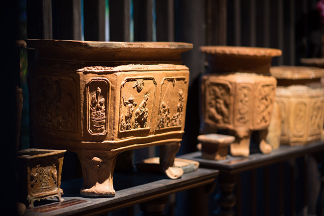 men so huyet lam gom trong ngoi nha co 200 nam tuoi