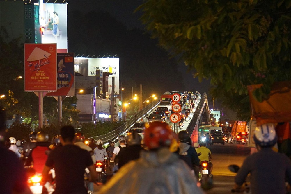 cac duong quanh san bay tan son nhat ket nhieu gio